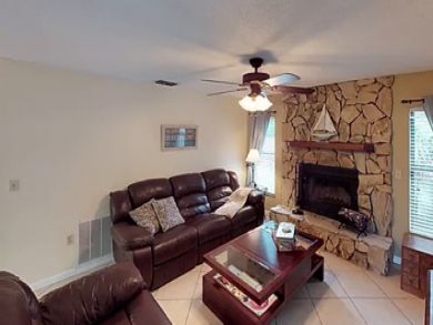 Charming Vacation Home on Bradenton. Call Today.